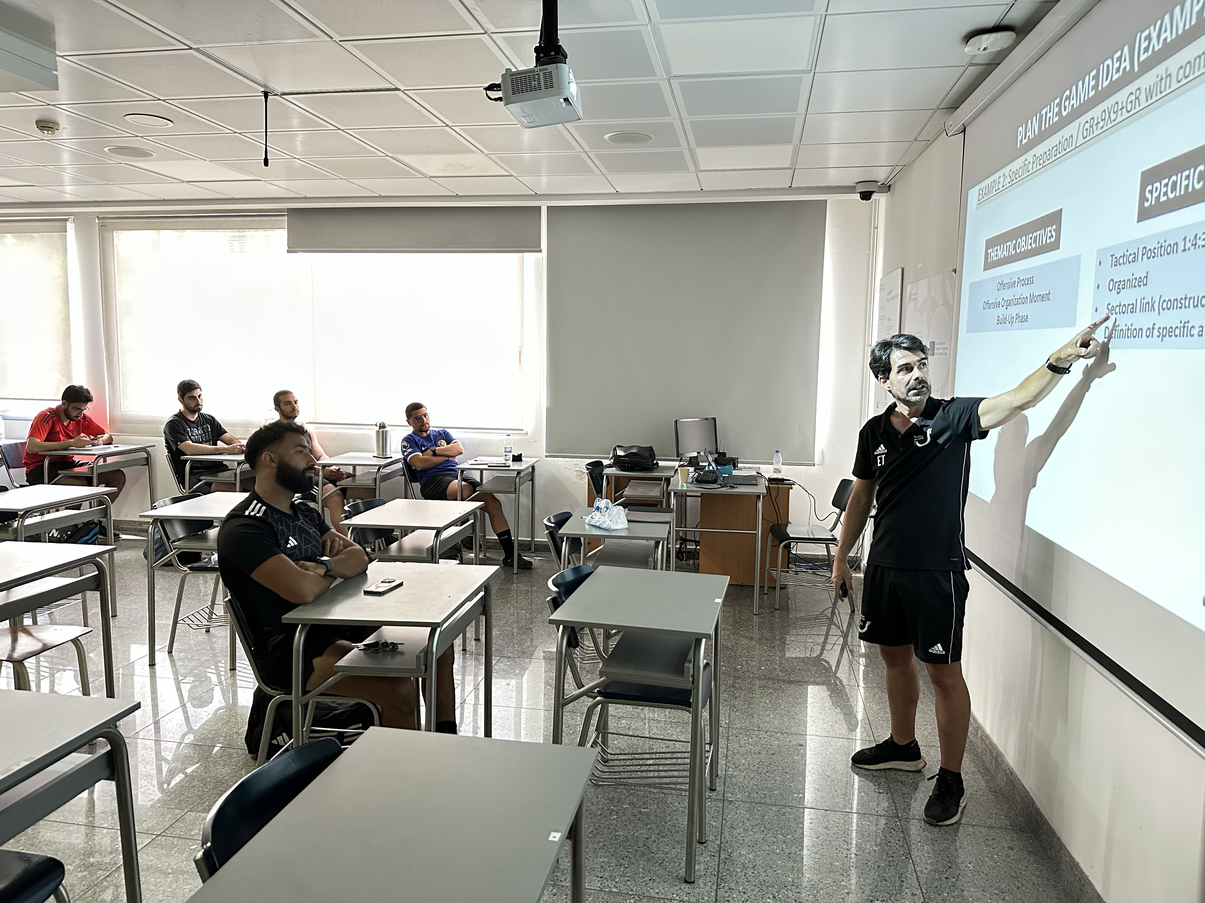 /Gallery/EnglishWebsite/News/fssfootball/1 copy.jpg